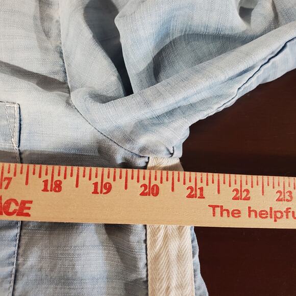 Bella Dahl Fray Hem Button Tencel Light Wash Denim Shirt Size M Roll Tab Sleeve - Picture 12 of 13